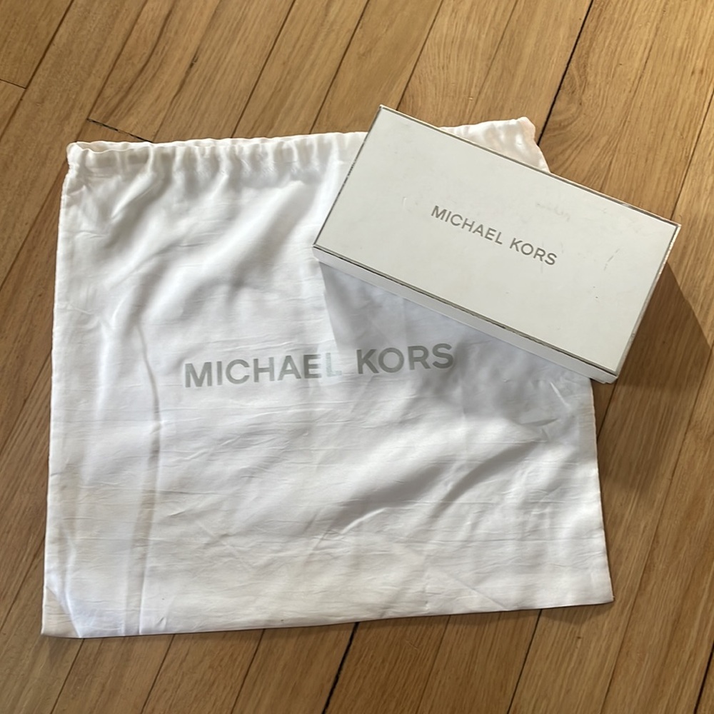 Michael kors box & dustbag